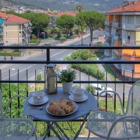 Ad Un Passo Da… Apartment Pietra Ligure Exterior photo
