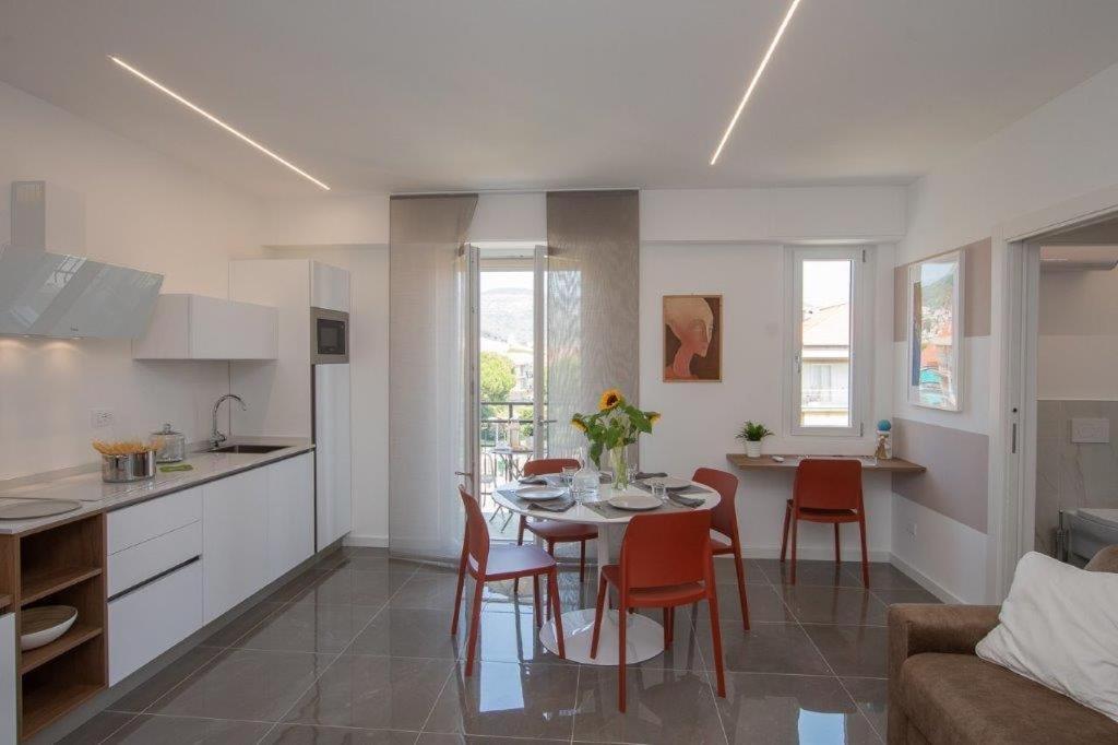Ad Un Passo Da… Apartment Pietra Ligure Exterior photo